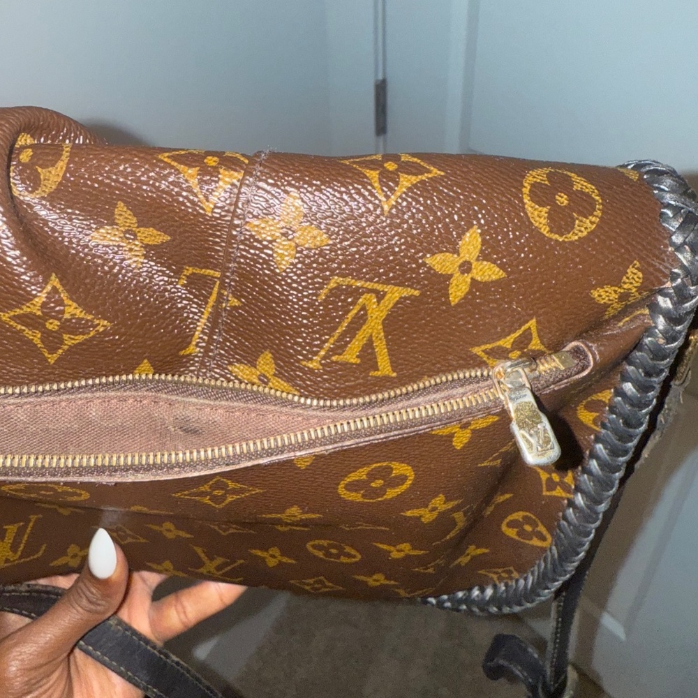 ✅Authentic Louis Vuitton Menilmontant  MM - Picture 13 of 16